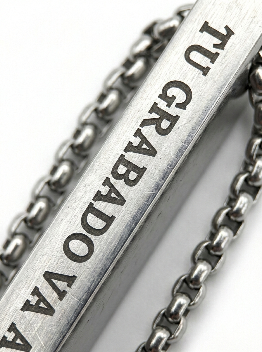 Collar de Barra Vertical Personalizado | Grabado Láser | Bellamy